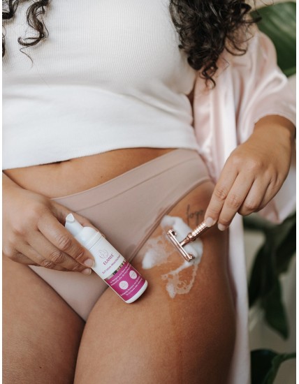 Schiuma Intima 3-in-1 ELANEE – Detergente, Rasatura e Freschezza in un Solo Gesto